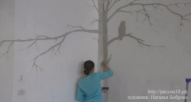 барельеф дерево на стене