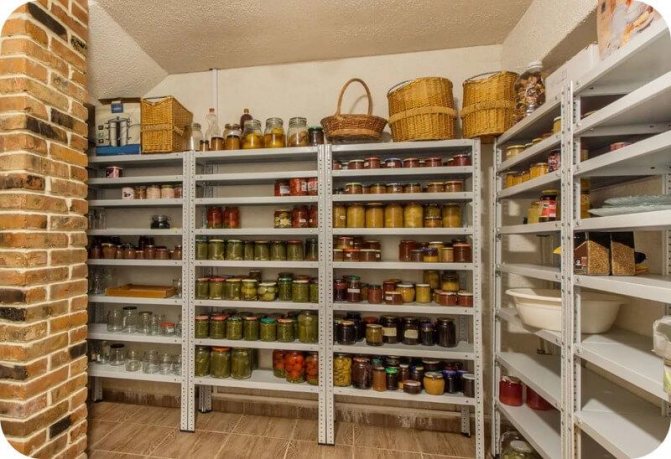 Металлические стеллажи для консервации